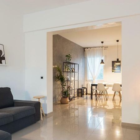 M Design Apartment Venesia Bagian luar foto