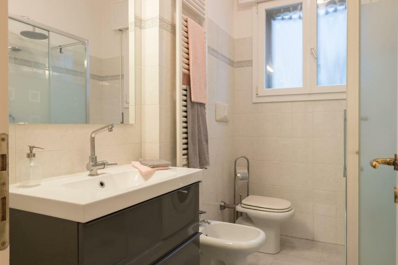 M Design Apartment Venesia Bagian luar foto