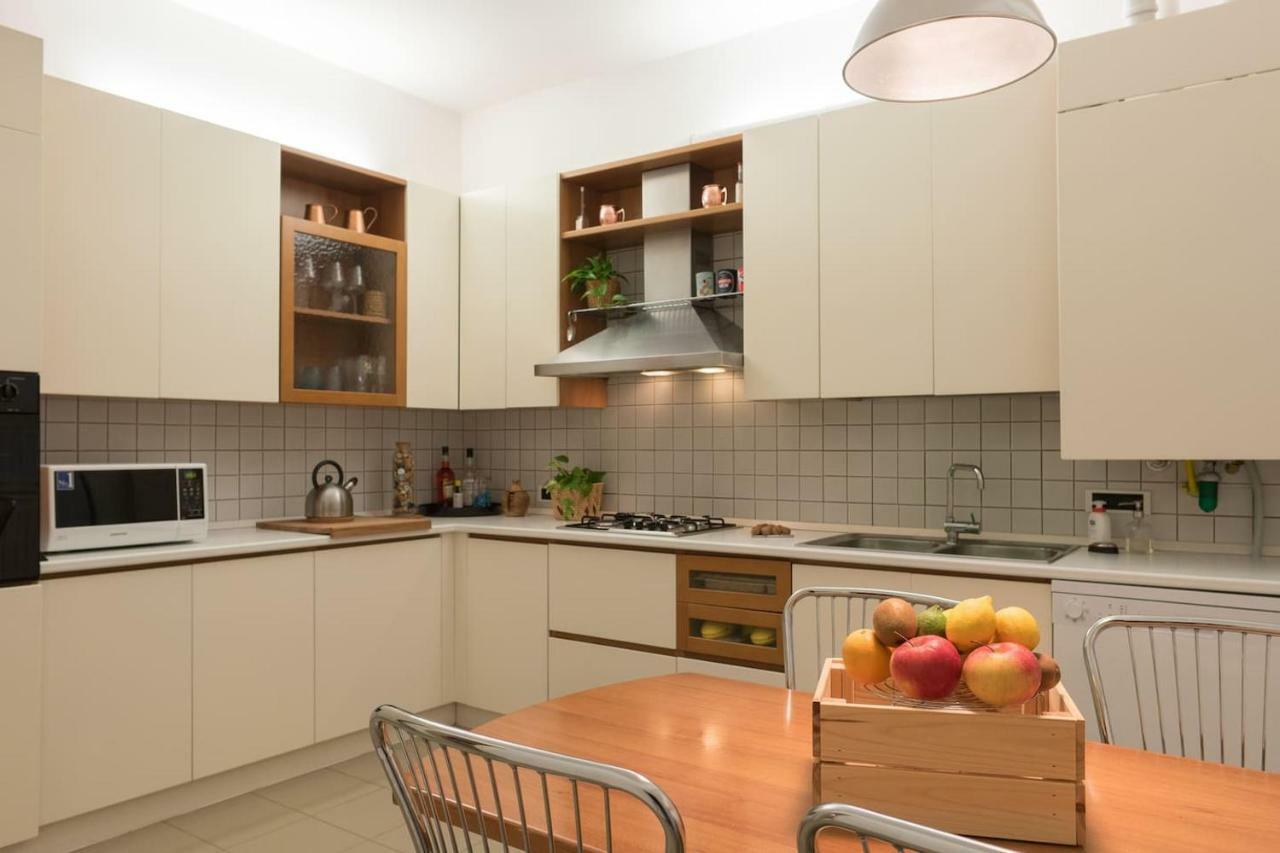 M Design Apartment Venesia Bagian luar foto