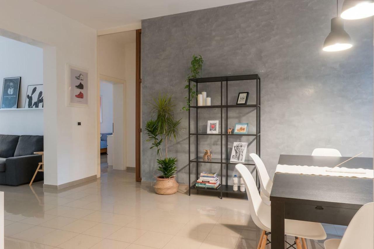 M Design Apartment Venesia Bagian luar foto