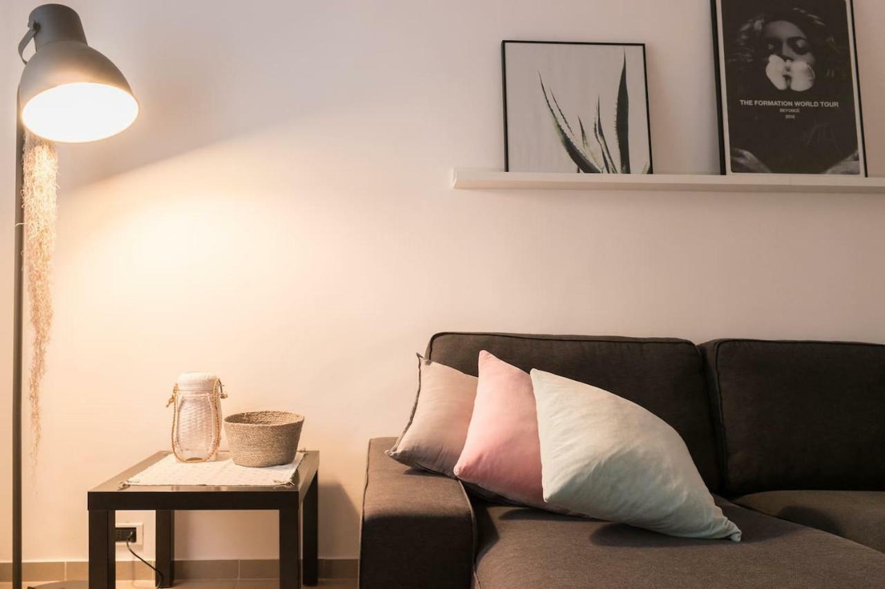 M Design Apartment Venesia Bagian luar foto