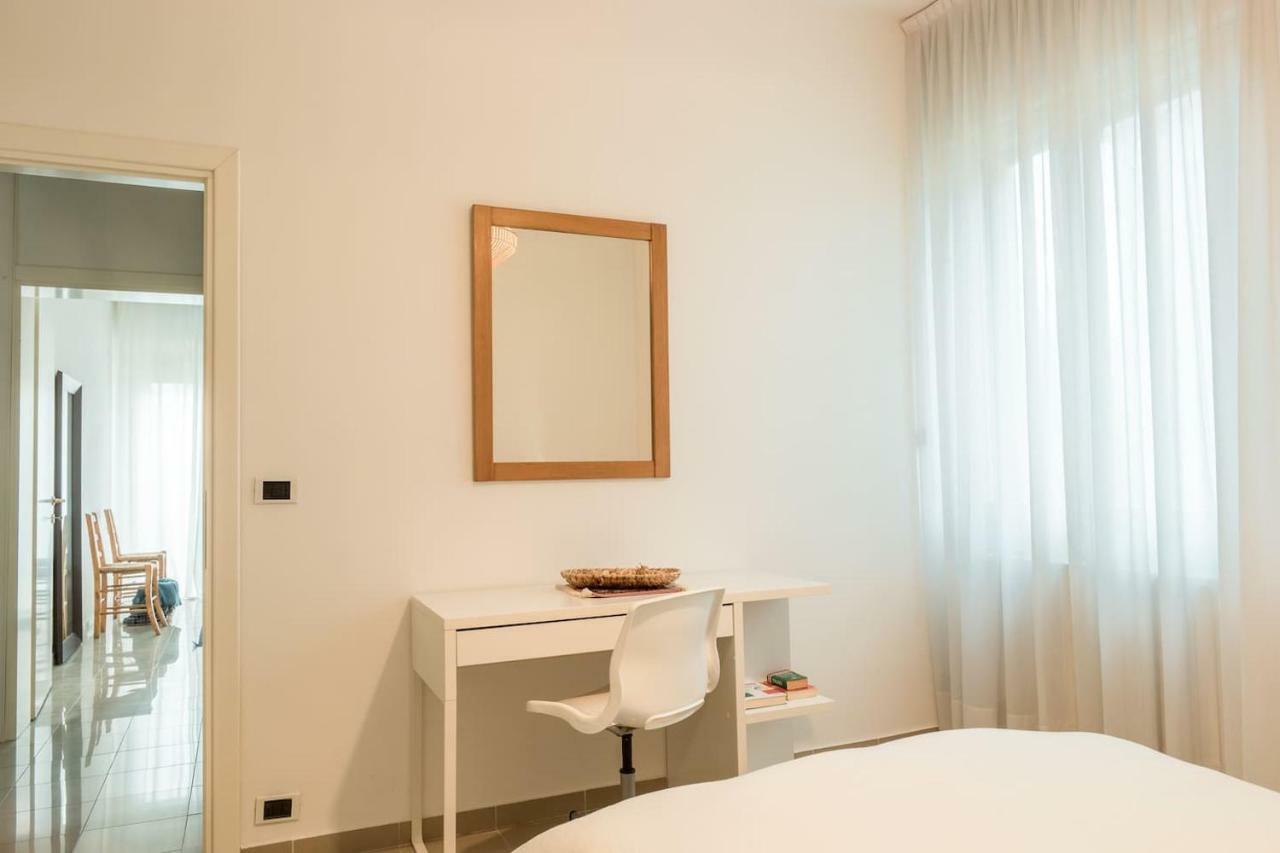 M Design Apartment Venesia Bagian luar foto