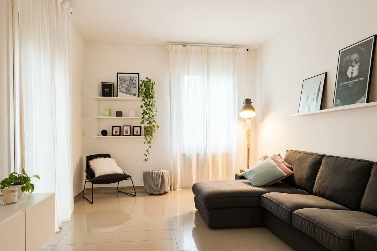 M Design Apartment Venesia Bagian luar foto