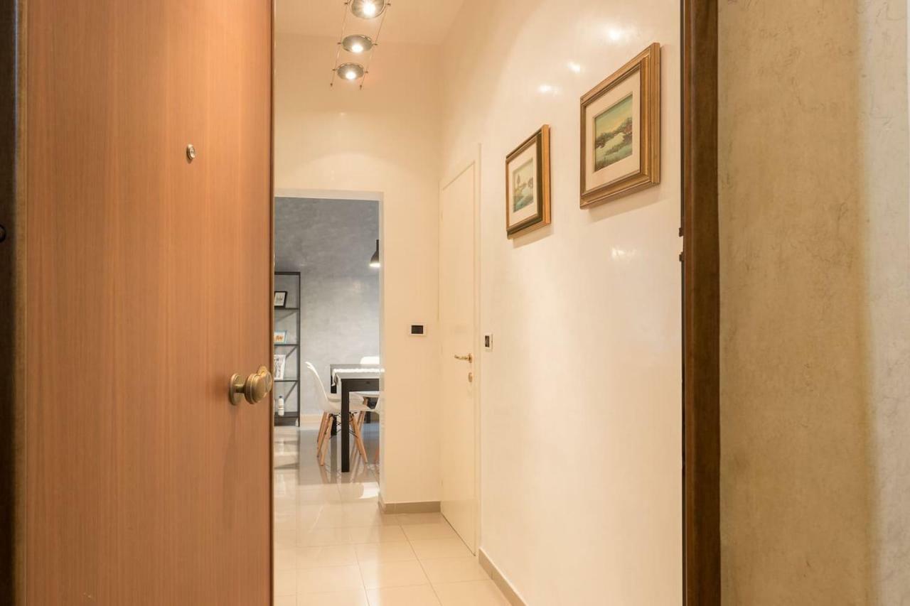 M Design Apartment Venesia Bagian luar foto